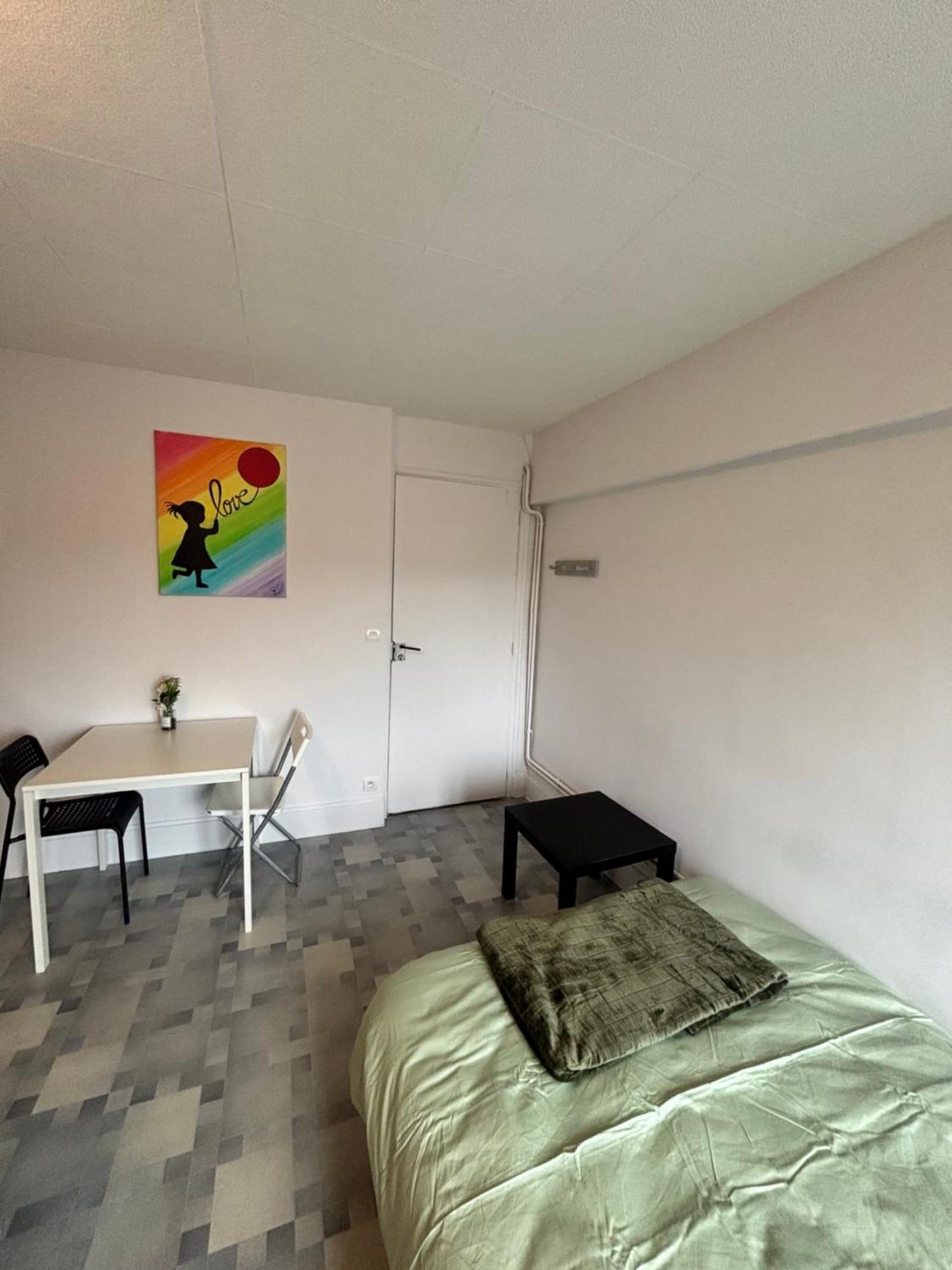 Studette confort et simplicité Besançon Extérieur photo