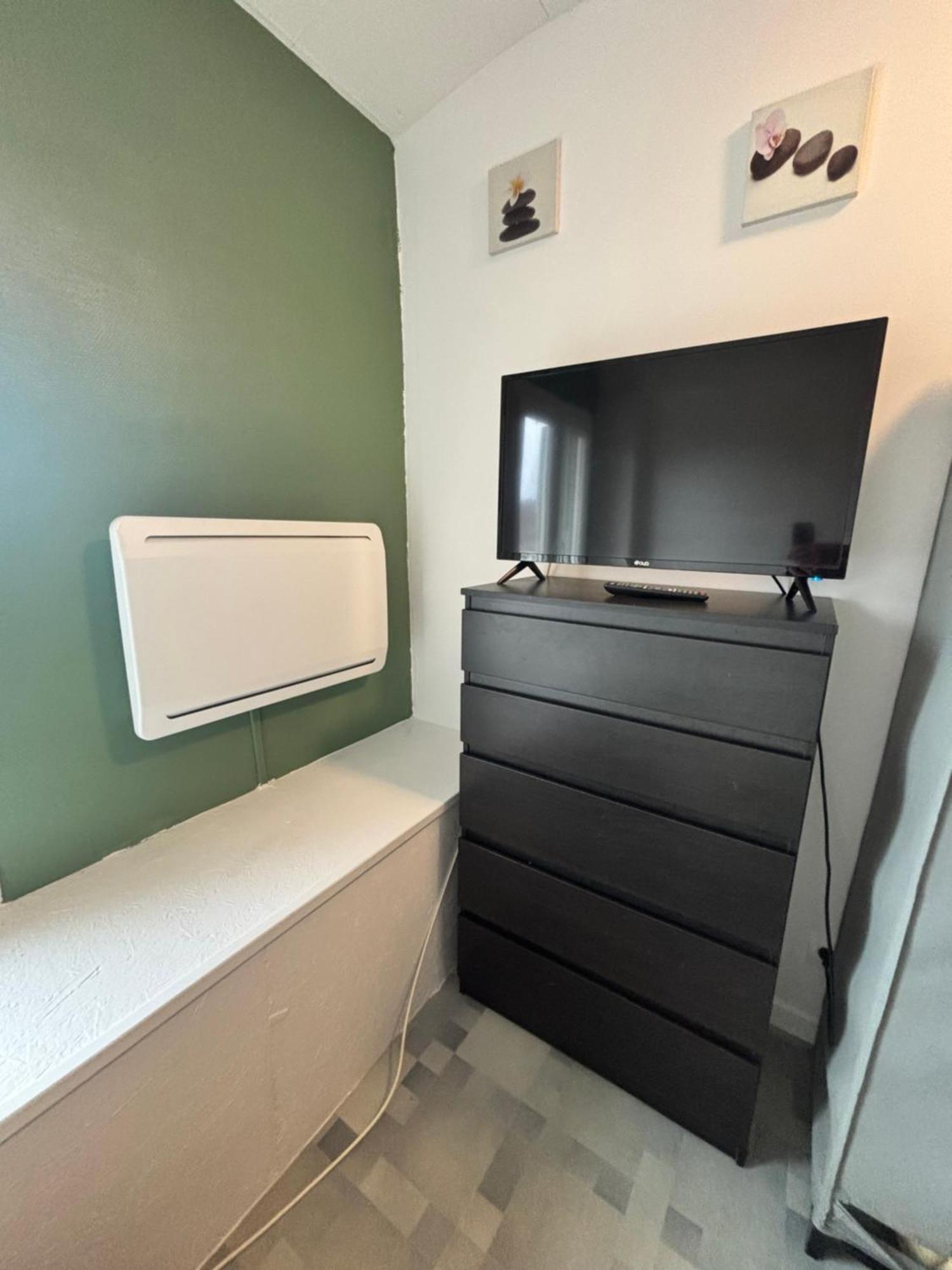 Studette confort et simplicité Besançon Extérieur photo