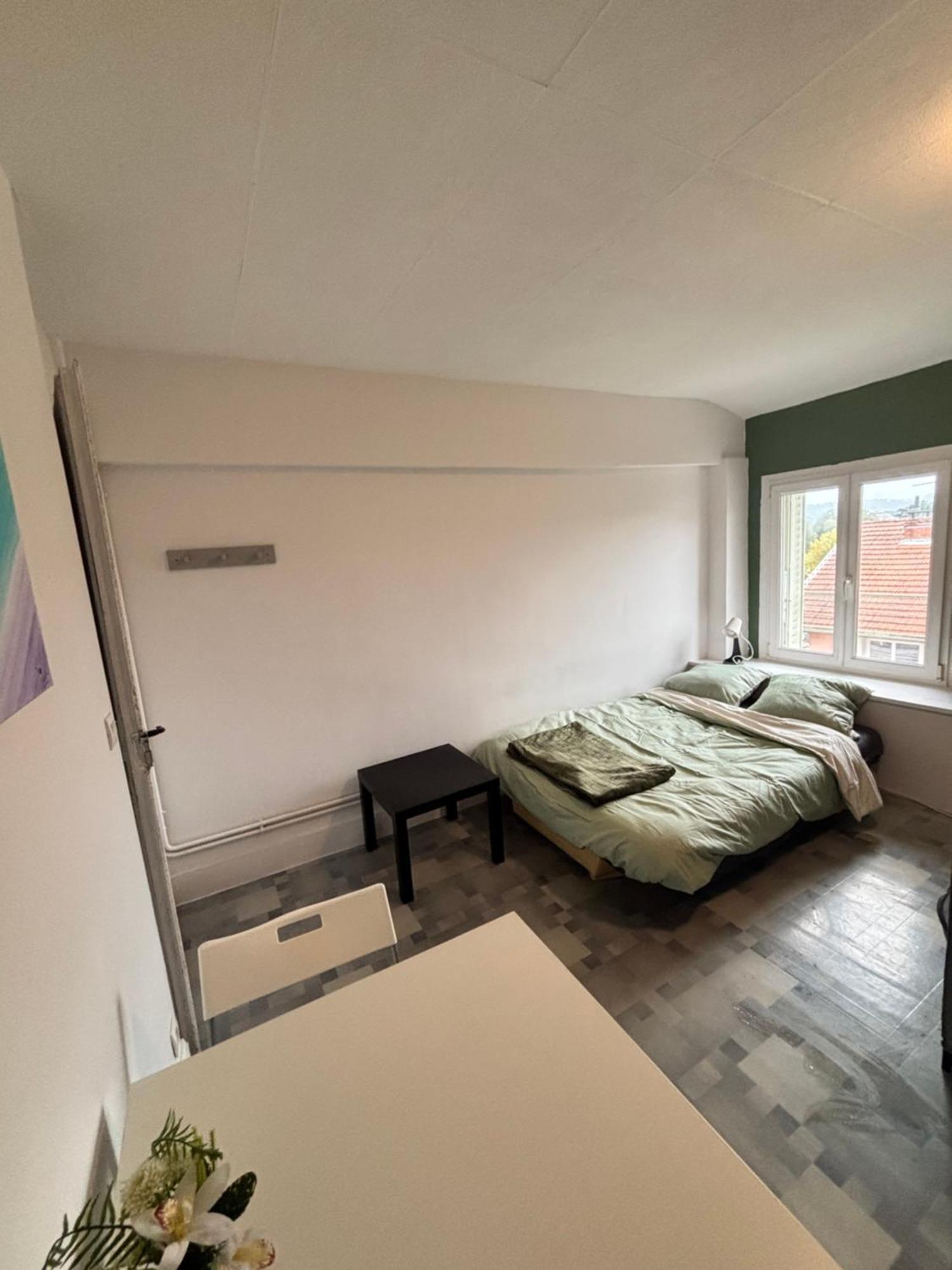 Studette confort et simplicité Besançon Extérieur photo