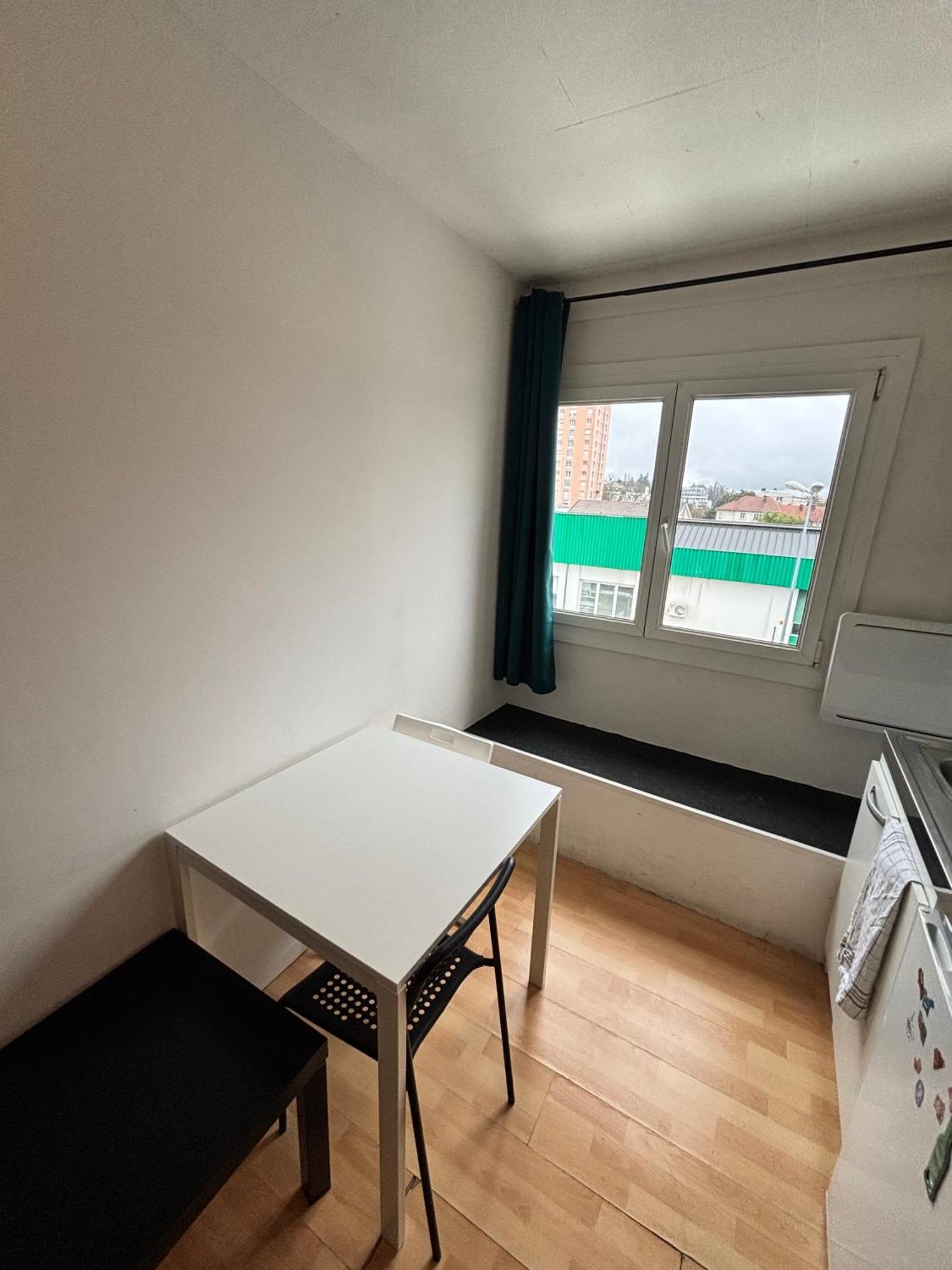 Studette confort et simplicité Besançon Extérieur photo